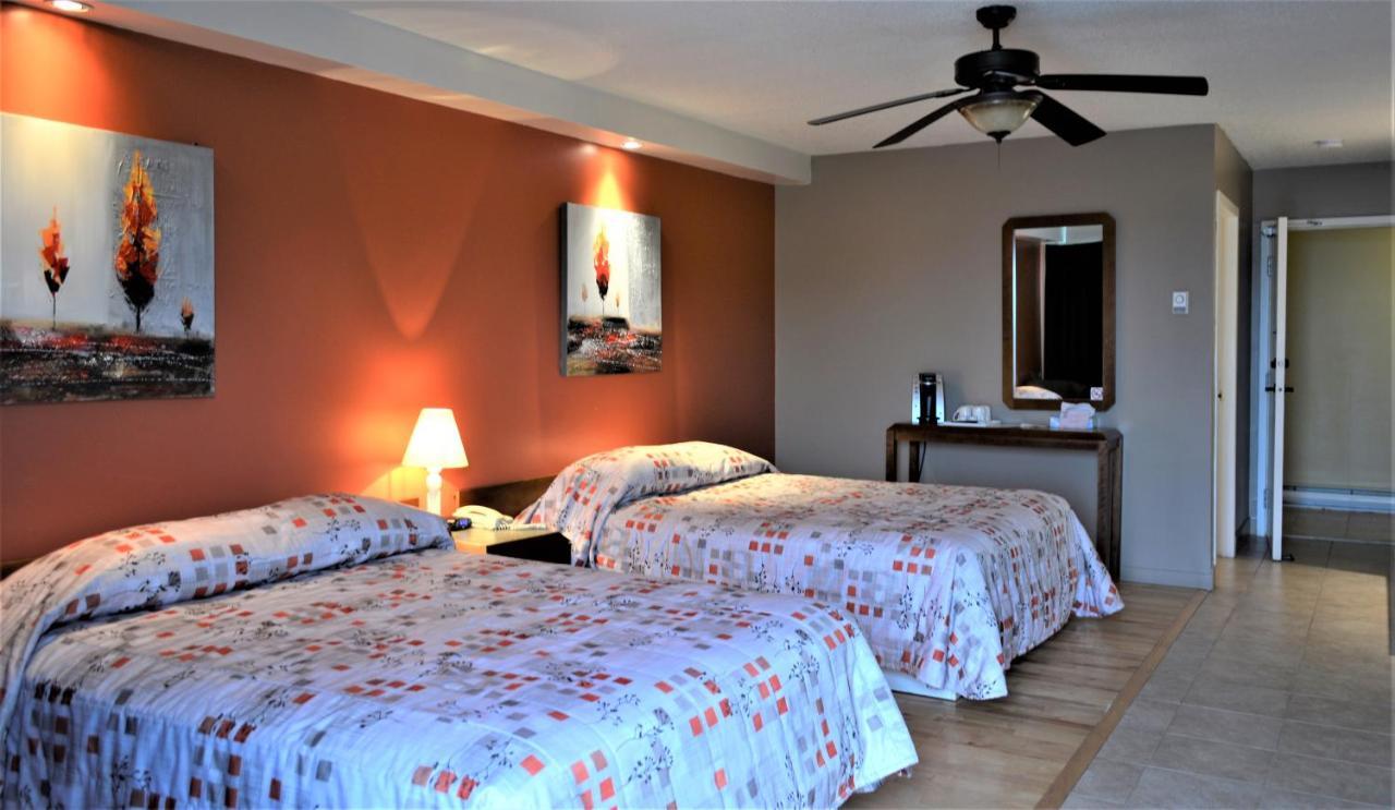 Motel Quatre Saisons Форествилл Экстерьер фото
